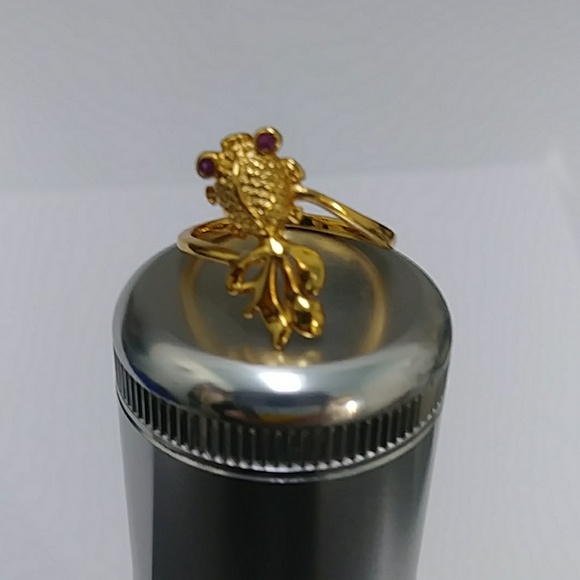 Unsigned Jewelry - Goldtone Rhodium Plate Koi Fish Ring 6 Ruby Eyes